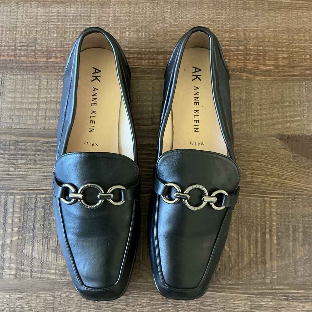 Anne Klein Black Leather Loafers with Silver Accent